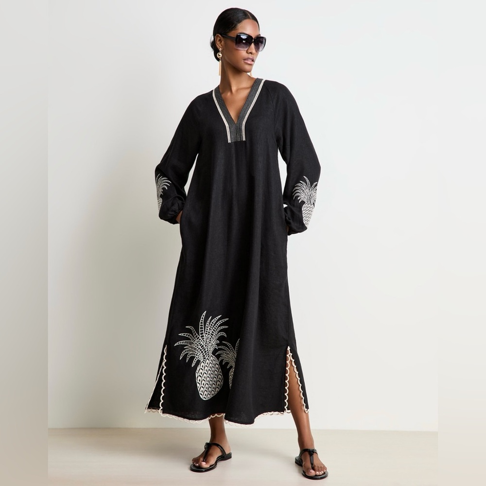 On 34th Women's Pineapple Embroidered Shift Dress, Macy's Exclusive, Black - NWT